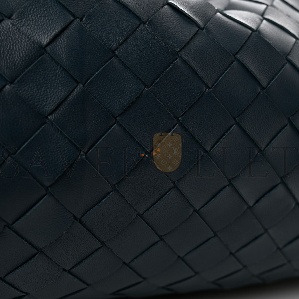 BOTTEGA VENETA NAPPA MAXI INTRECCIATO THE POUCH OVERSIZED CLUTCH DEEP BLUE 1313552 (37*22*8)