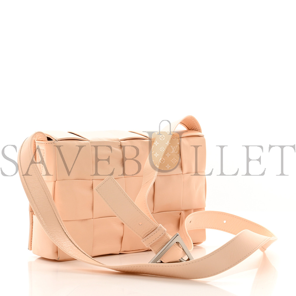 BOTTEGA VENETA PAPER CALFSKIN MAXI INTRECCO CASSETTE CROSSBODY BAG MELON WASH (23*14*5cm)