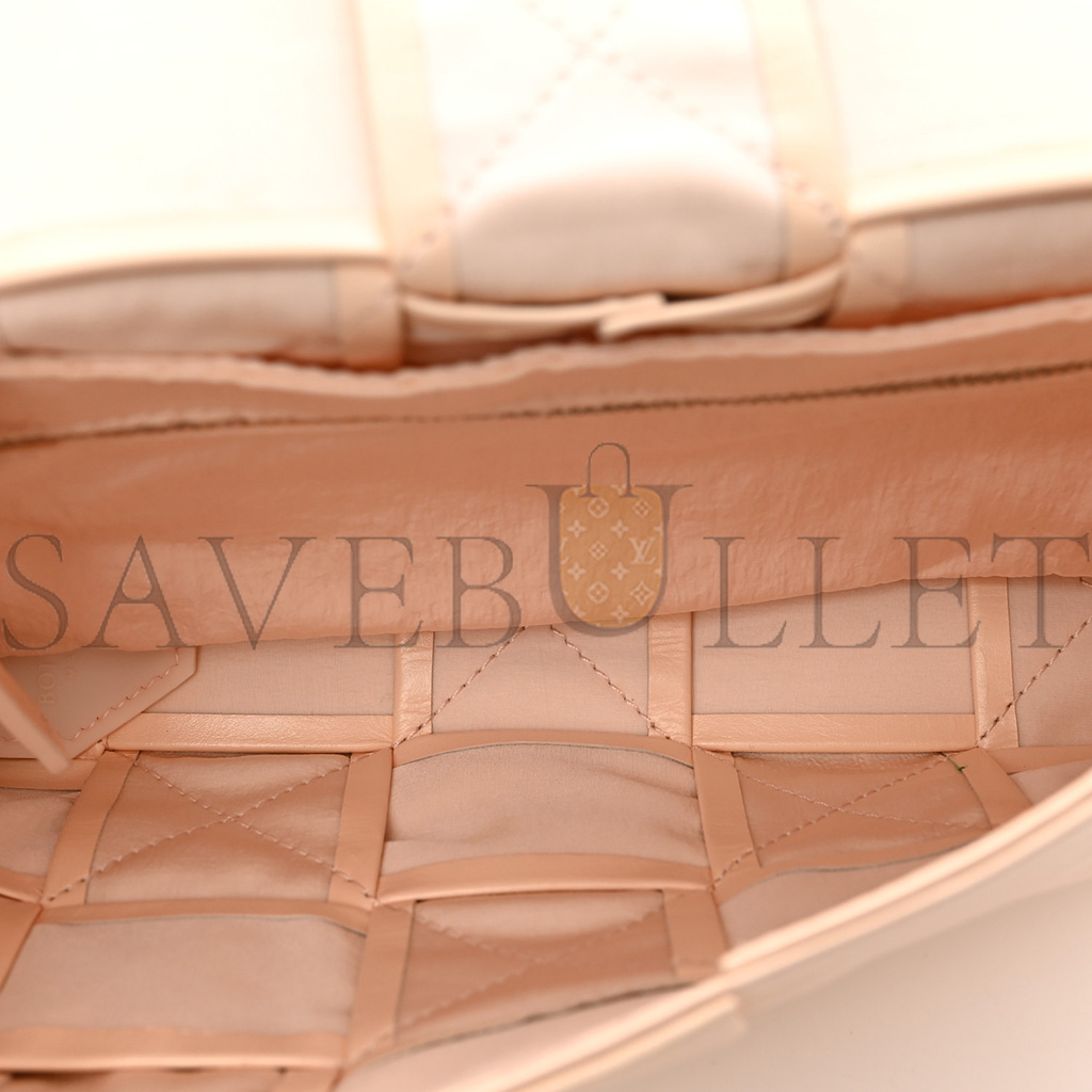 BOTTEGA VENETA PAPER CALFSKIN MAXI INTRECCO CASSETTE CROSSBODY BAG MELON WASH (23*14*5cm)