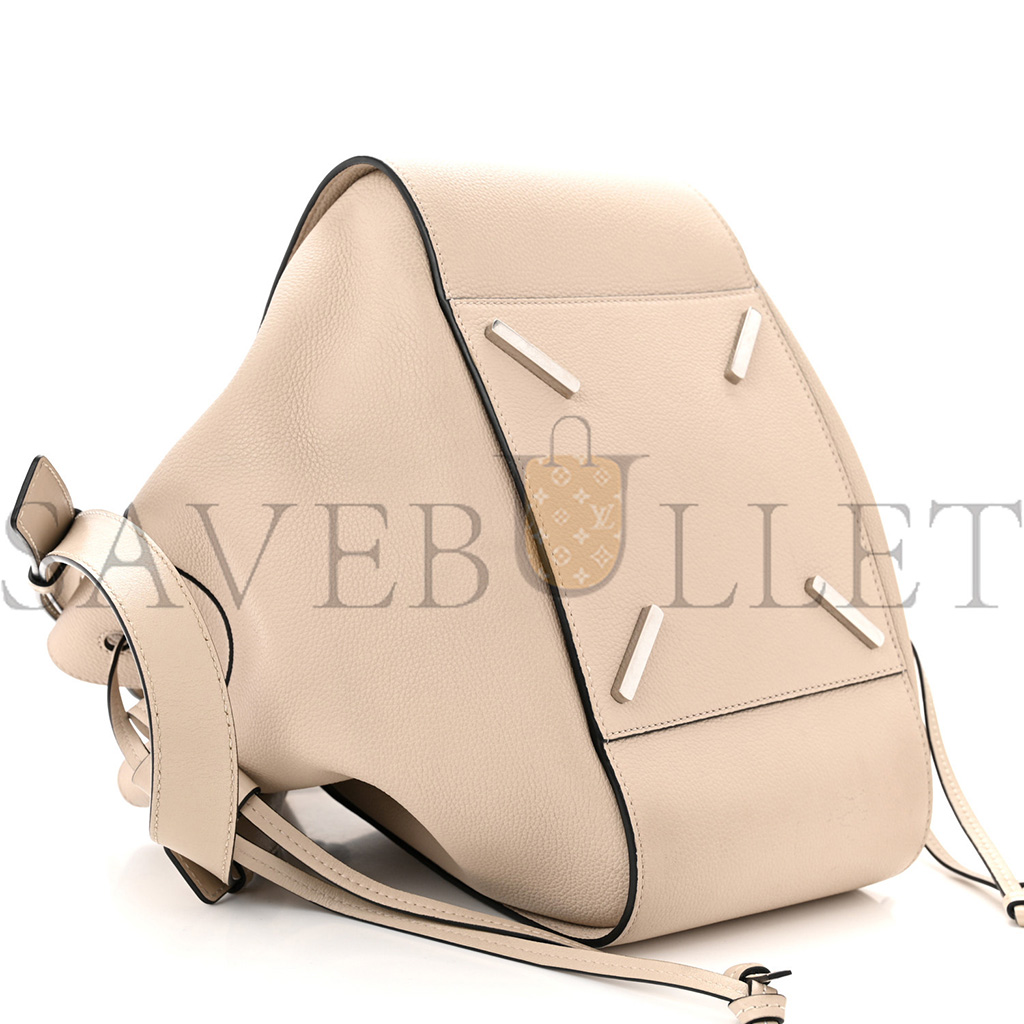 LOEWE GRAINED CALFSKIN SMALL HAMMOCK SHOULDER BAG SAND (30*24*15cm)