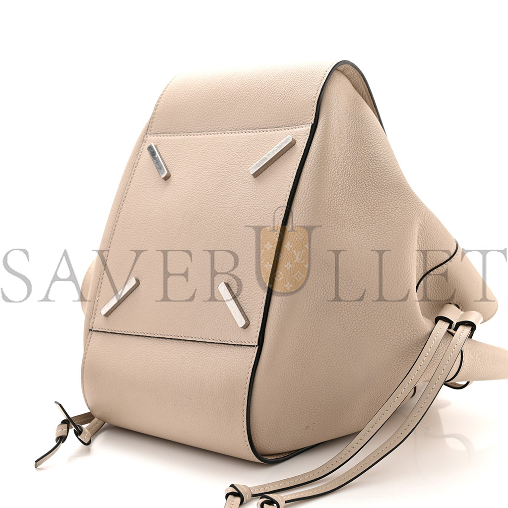 LOEWE GRAINED CALFSKIN SMALL HAMMOCK SHOULDER BAG SAND (30*24*15cm)