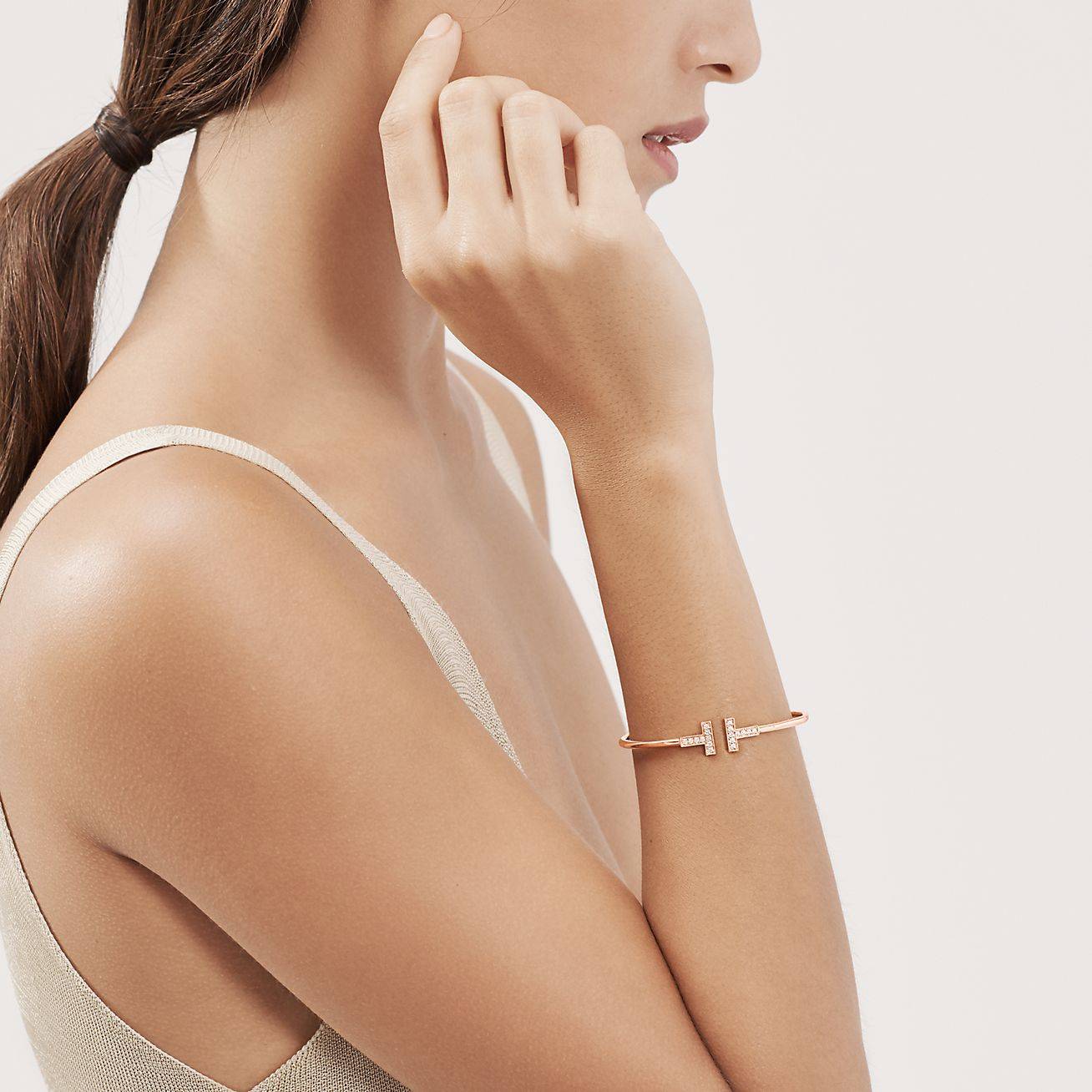 TIFFANY T WIRE BRACELET IN ROSE GOLD WITH DIAMONDS